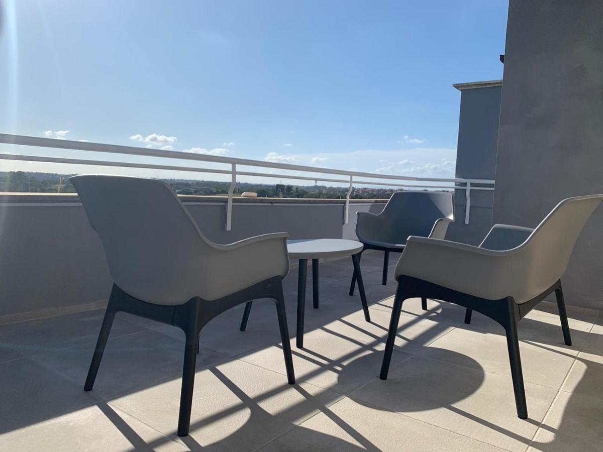 Penthouse Aureliana Attico Con Piscina A Roma Apartment Exterior photo