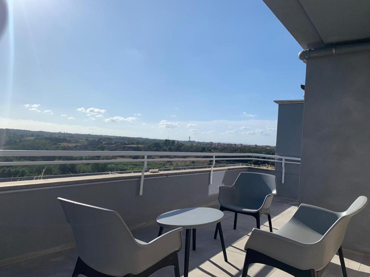 Penthouse Aureliana Attico Con Piscina A Roma Apartment Exterior photo